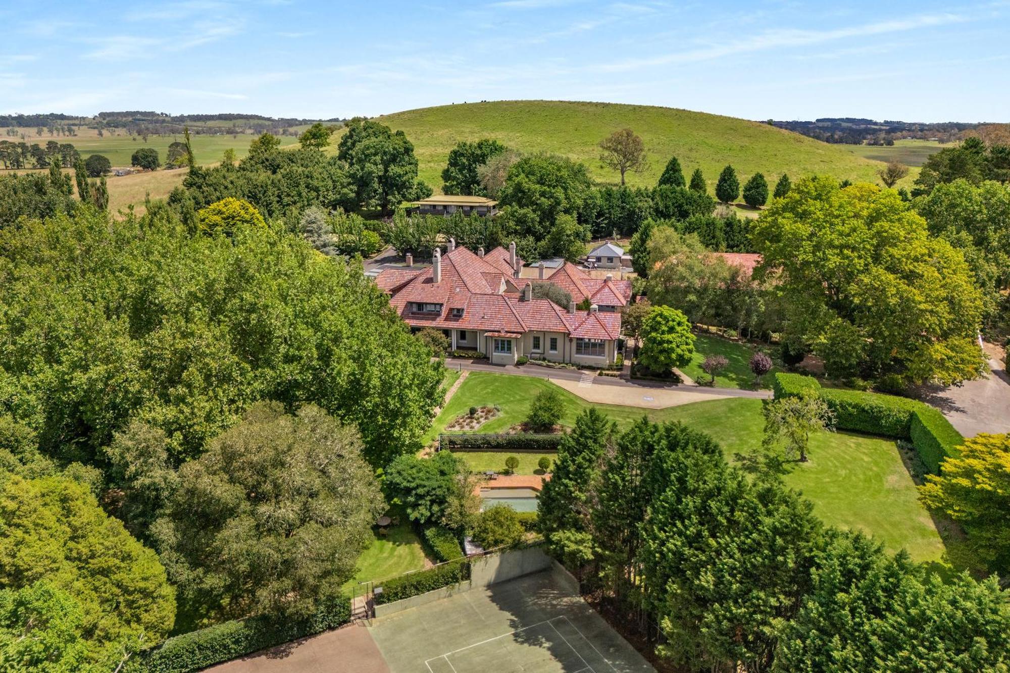 Peppers Manor House Hotel Sutton Forest Exterior photo