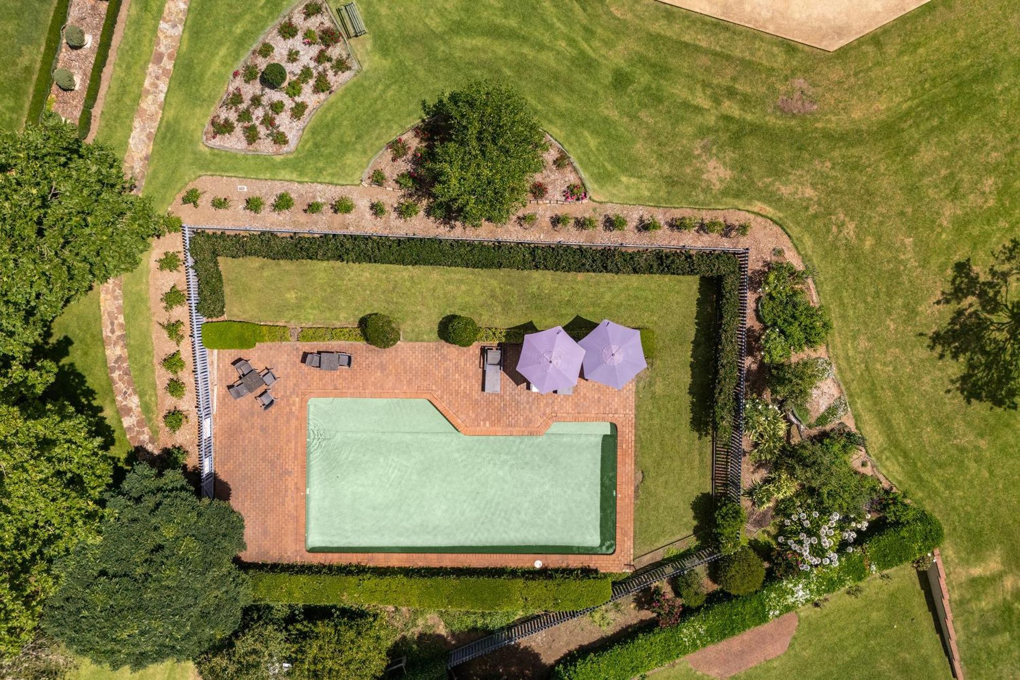 Peppers Manor House Hotel Sutton Forest Exterior photo