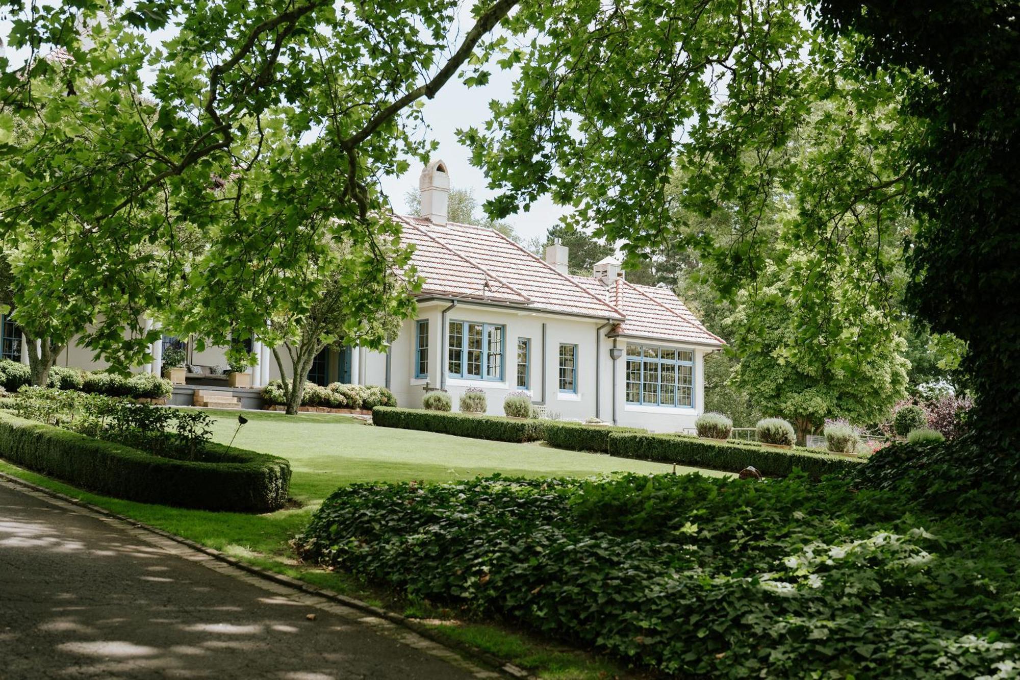 Peppers Manor House Hotel Sutton Forest Exterior photo